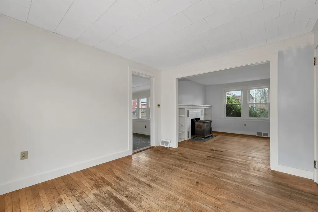 317 Nh Route 25 Warren NH 03279