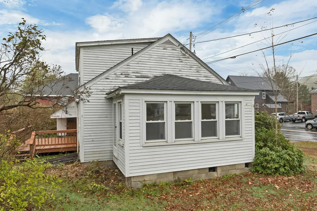 317 Nh Route 25 Warren NH 03279