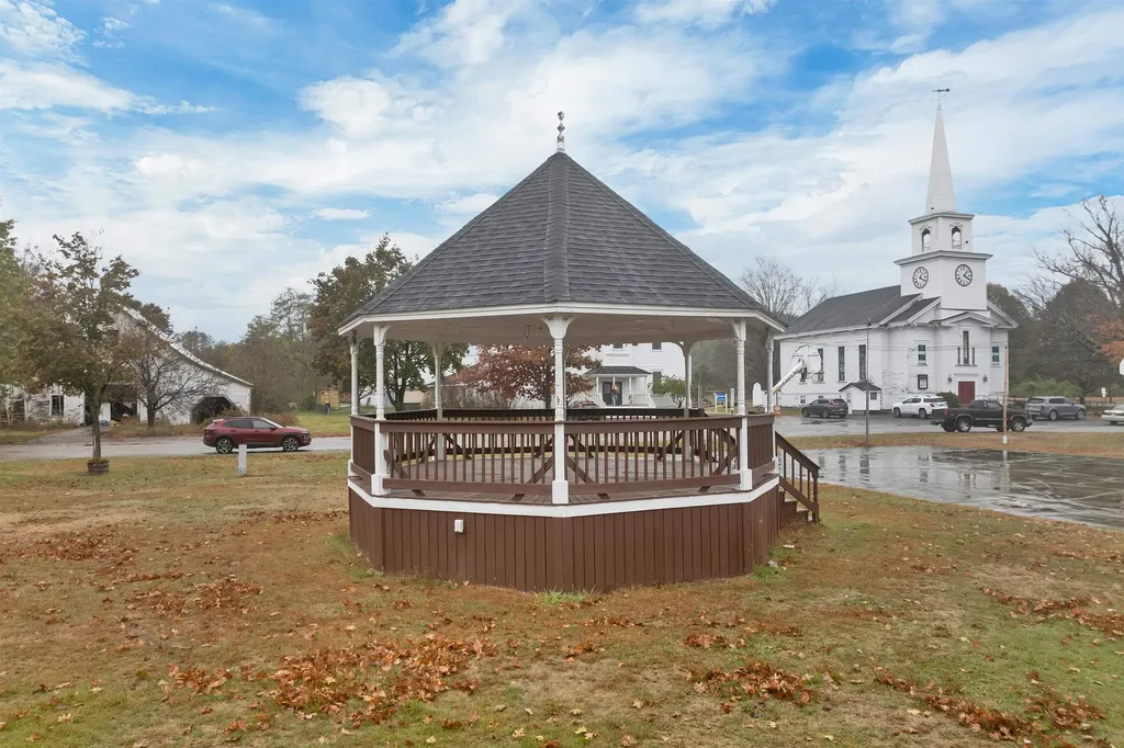 317 Nh Route 25 Warren NH 03279