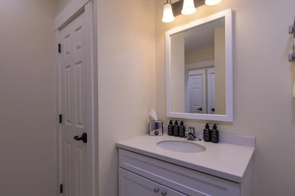 254/256 Qtr. I Jackson Gore Inn Ludlow VT 05149