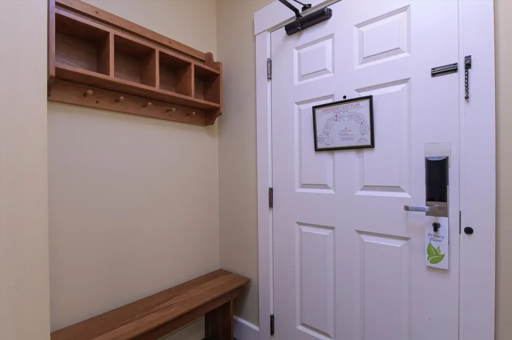 254/256 Qtr. I Jackson Gore Inn Ludlow VT 05149