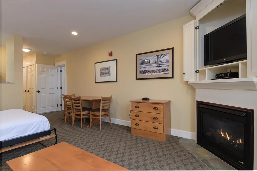 254/256 Qtr. I Jackson Gore Inn Ludlow VT 05149