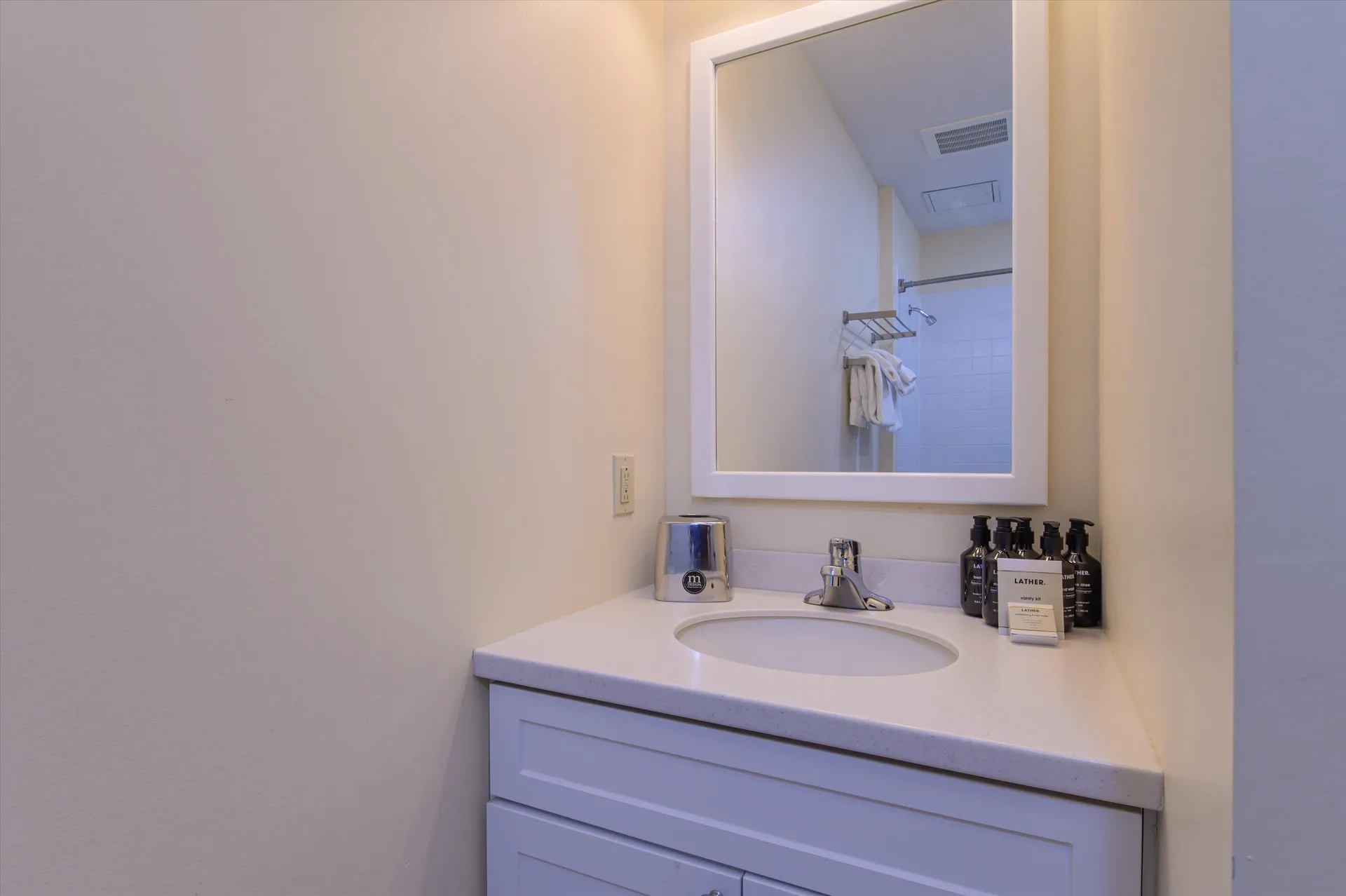 254/256 Qtr. I Jackson Gore Inn Ludlow VT 05149