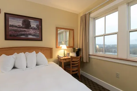 254/256 Qtr. I Jackson Gore Inn Ludlow VT 05149