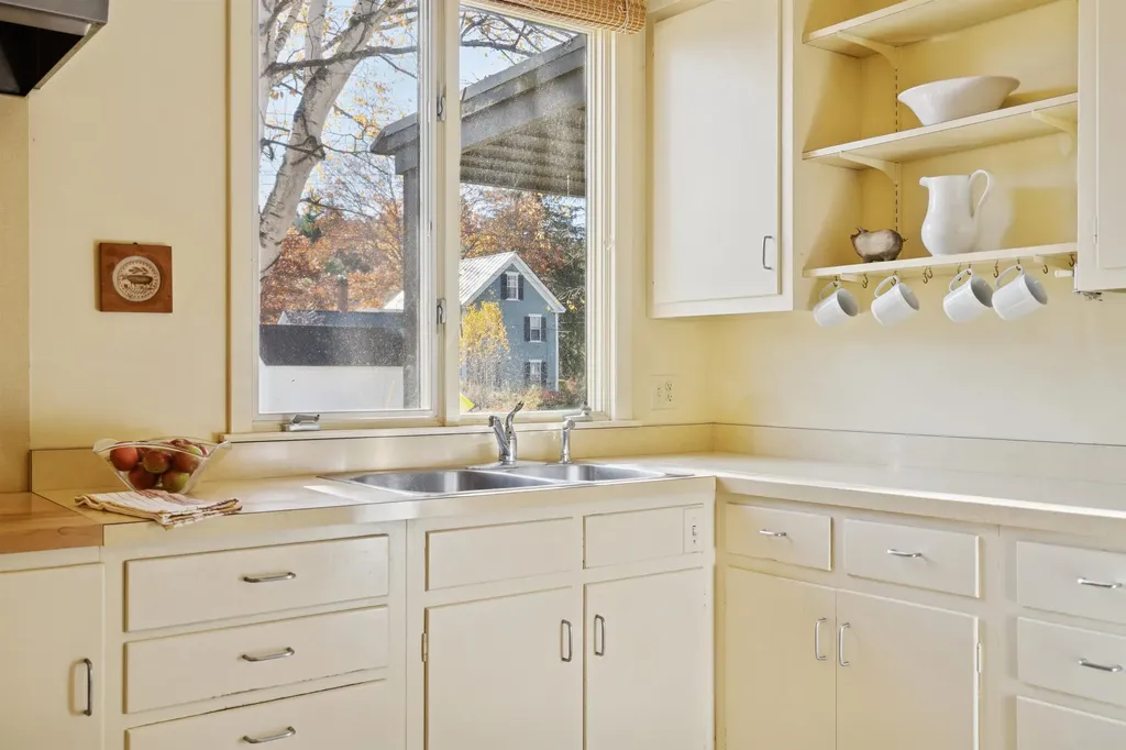 33 Mountain Avenue Woodstock VT 05091