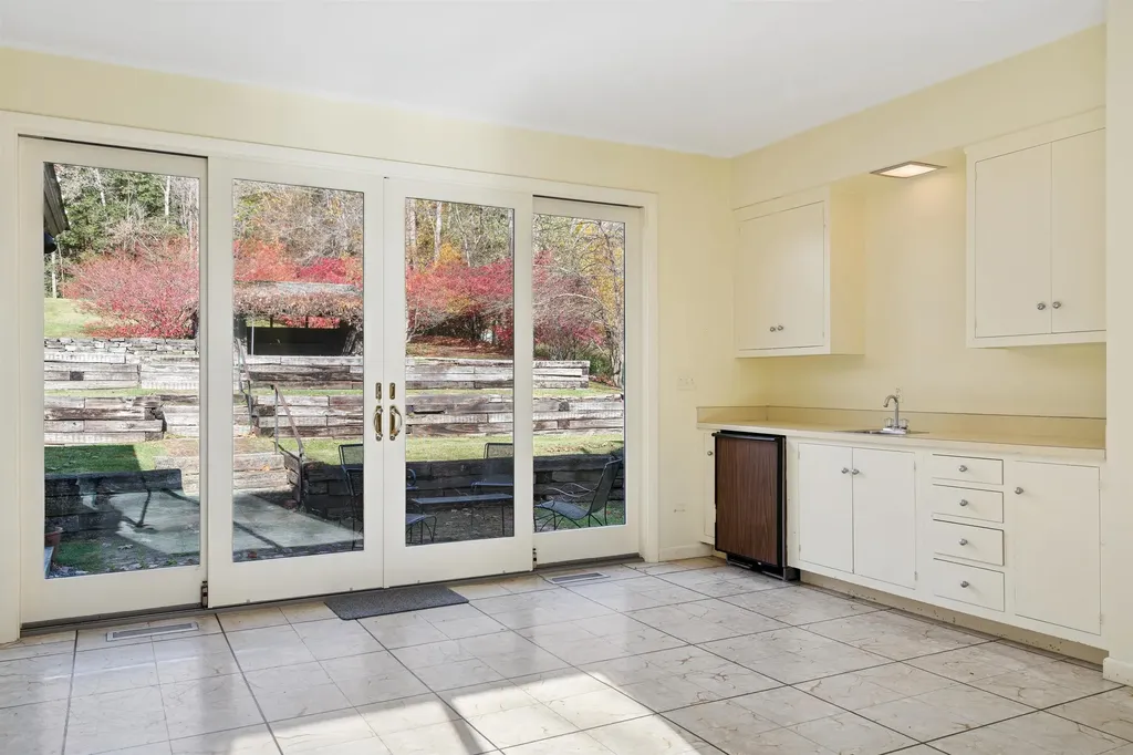 33 Mountain Avenue Woodstock VT 05091