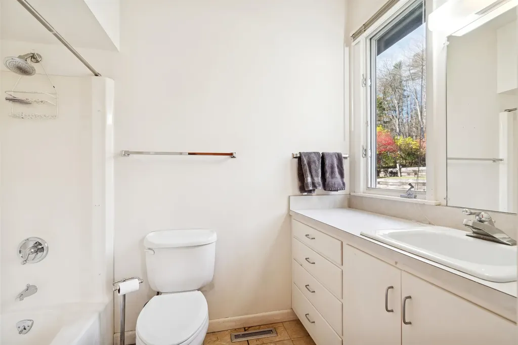 33 Mountain Avenue Woodstock VT 05091