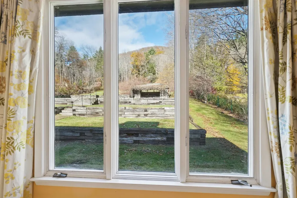 33 Mountain Avenue Woodstock VT 05091