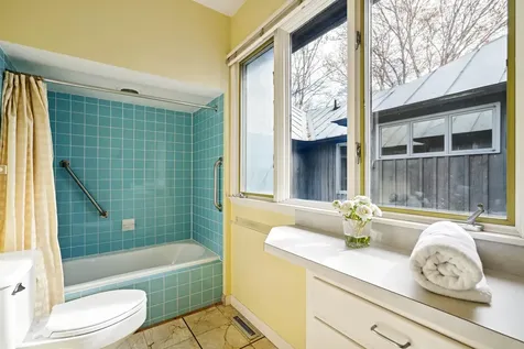 33 Mountain Avenue Woodstock VT 05091