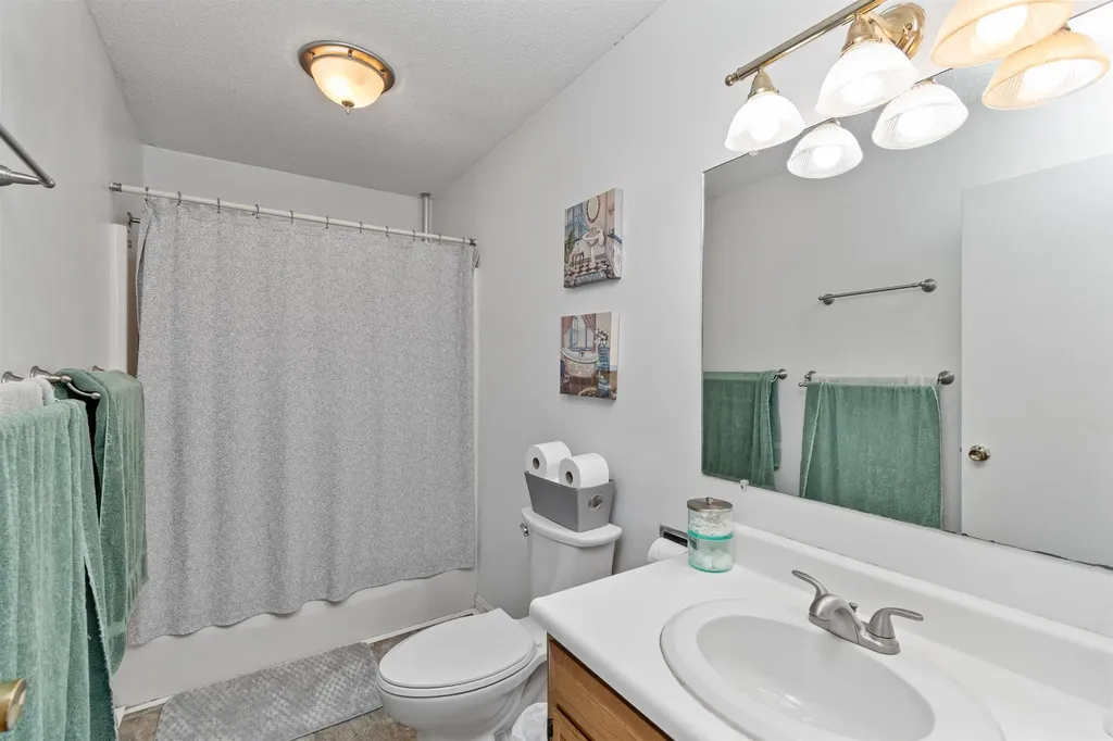 2 Greenfield Road Extension Essex VT 05452