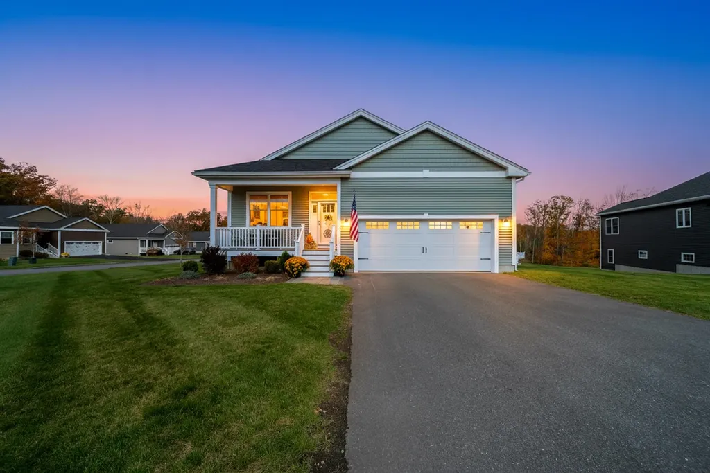 50 Blackstone Drive Raymond NH 03077