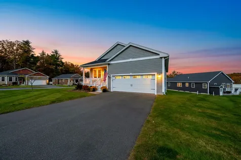 50 Blackstone Drive Raymond NH 03077