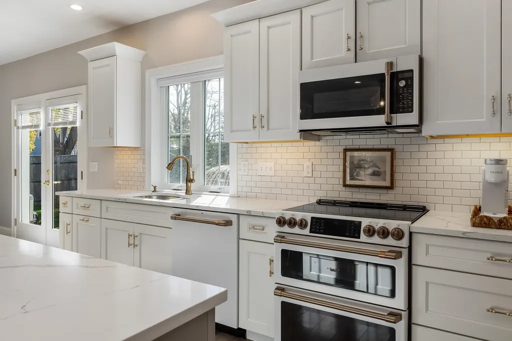 25 Mangrove Street Portsmouth NH 03801