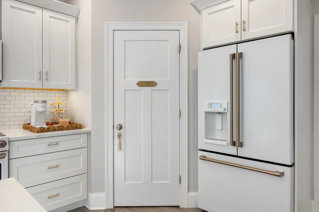 25 Mangrove Street Portsmouth NH 03801