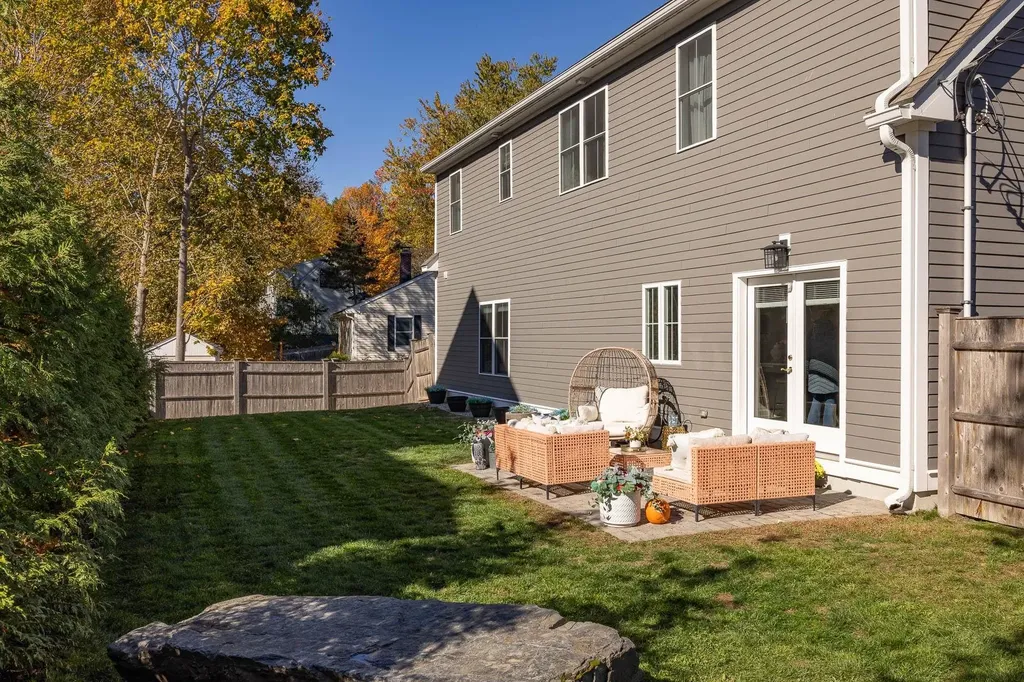 25 Mangrove Street Portsmouth NH 03801