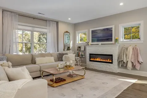 25 Mangrove Street Portsmouth NH 03801