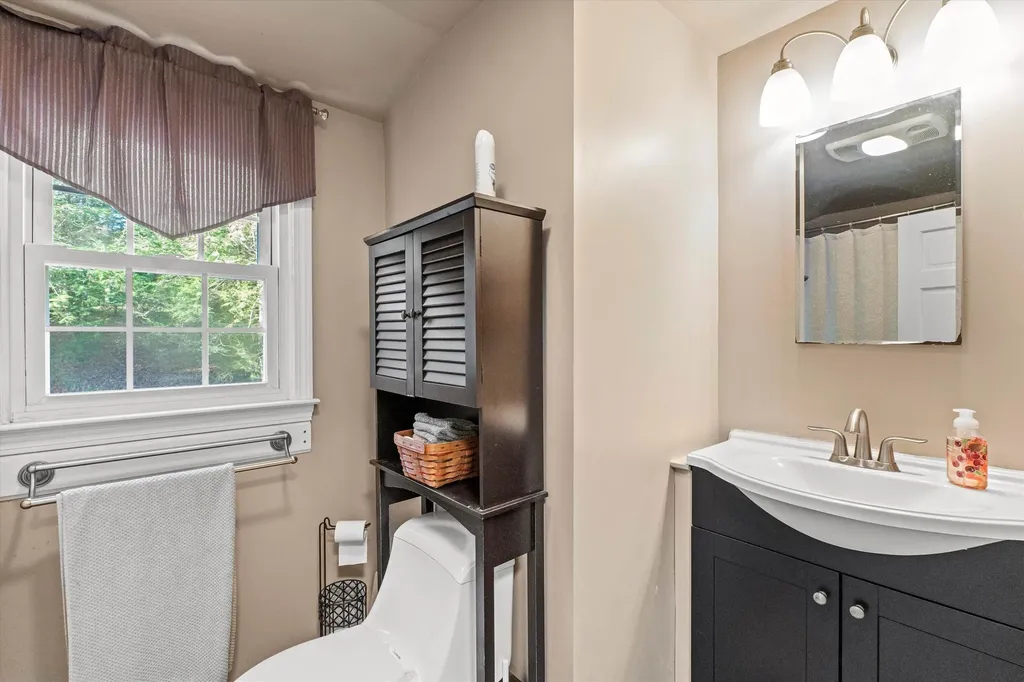 24 Deerwood Drive Amherst NH 03031