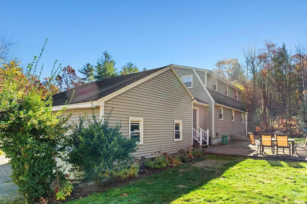 24 Deerwood Drive Amherst NH 03031