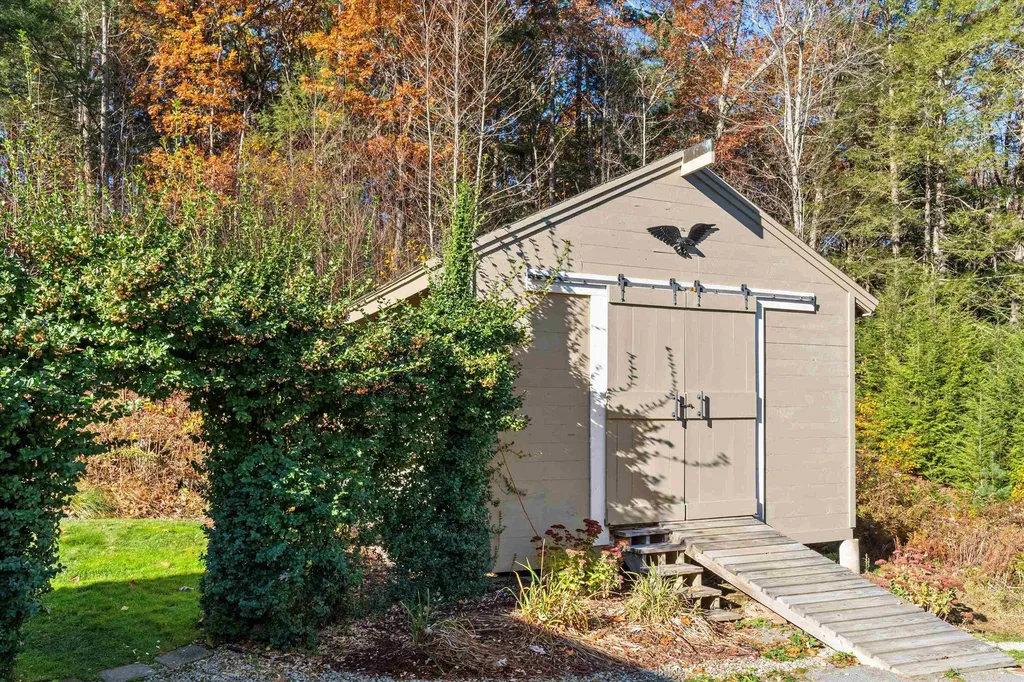 24 Deerwood Drive Amherst NH 03031