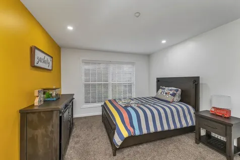 31 B Shadowbrook Drive Hudson NH 03051