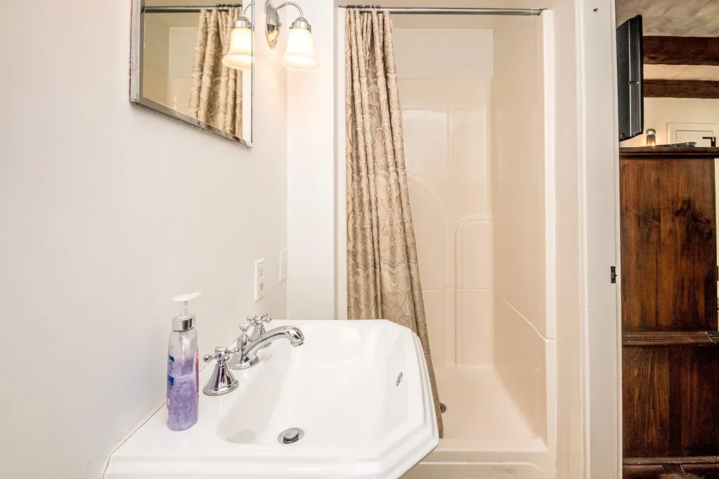 49 Deer Hill Road Tamworth NH 03817