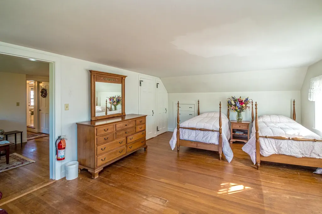 49 Deer Hill Road Tamworth NH 03817