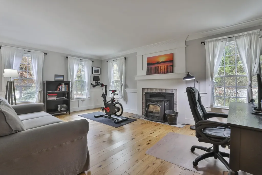 80 Wendover Way Bedford NH 03110