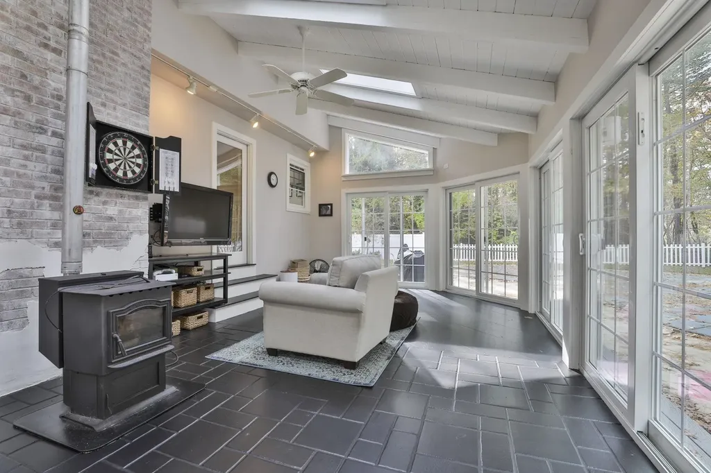 80 Wendover Way Bedford NH 03110