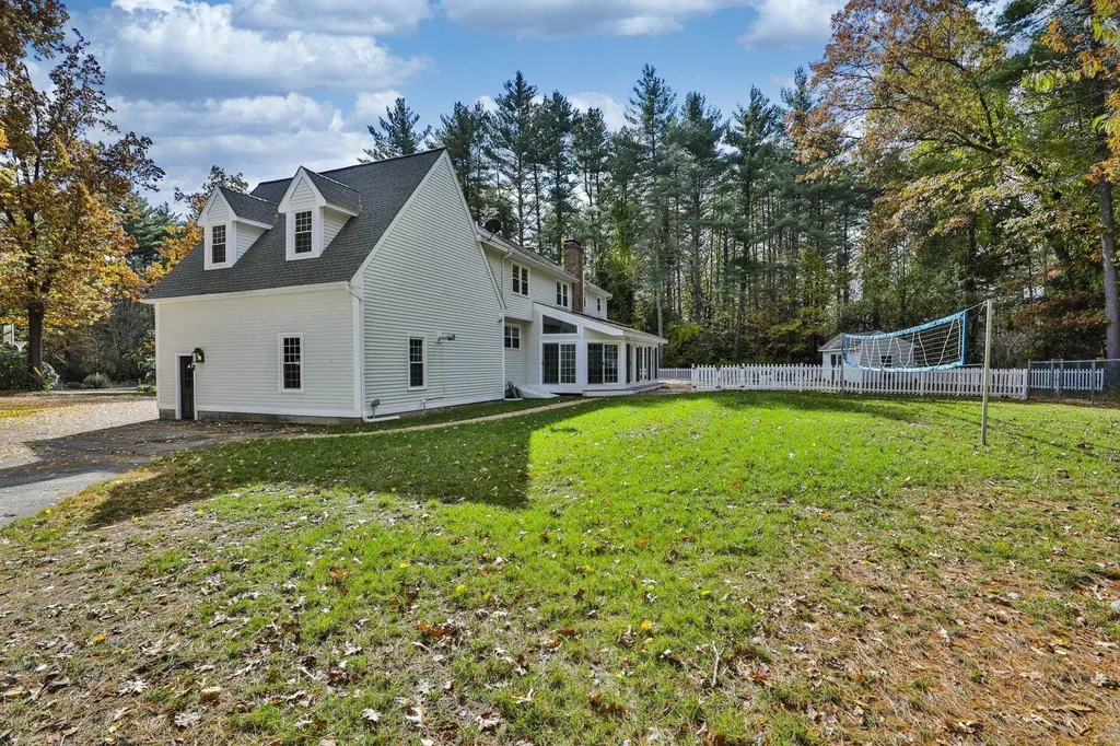 80 Wendover Way Bedford NH 03110