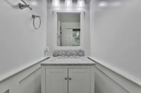 80 Wendover Way Bedford NH 03110