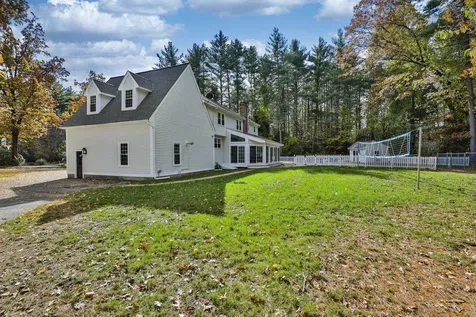 80 Wendover Way Bedford NH 03110