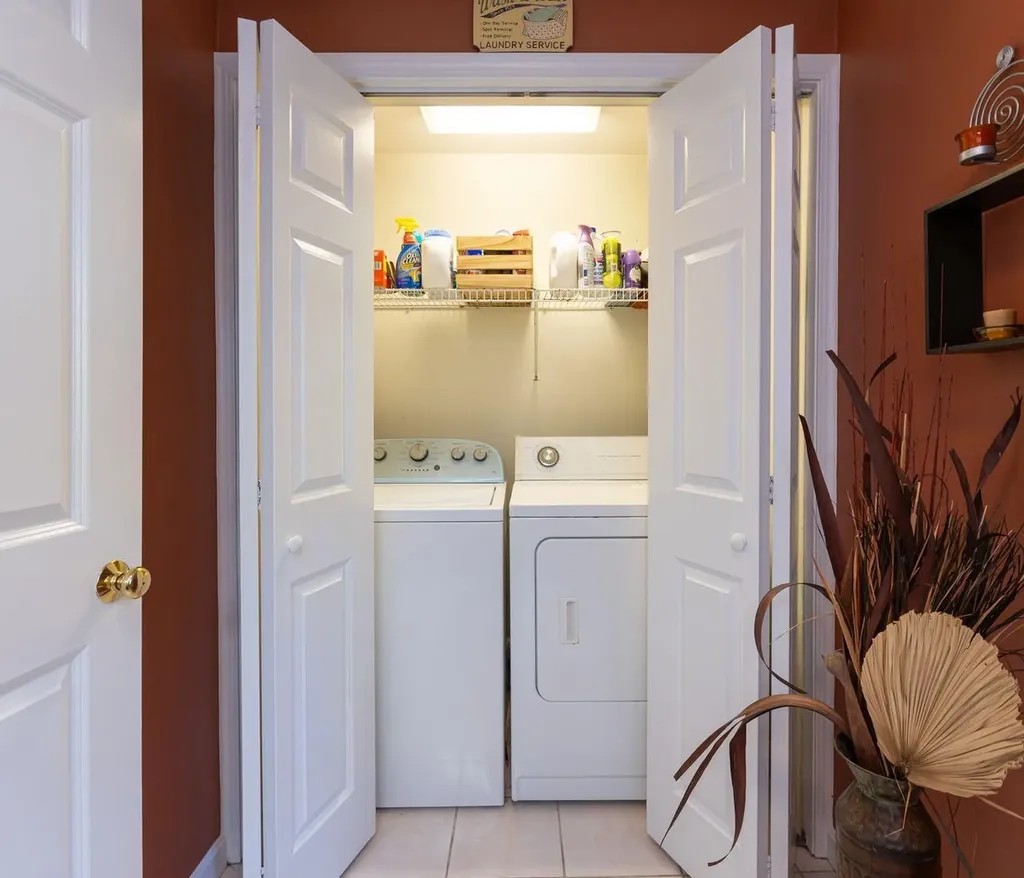 27 Arabian Way Chester NH 03036