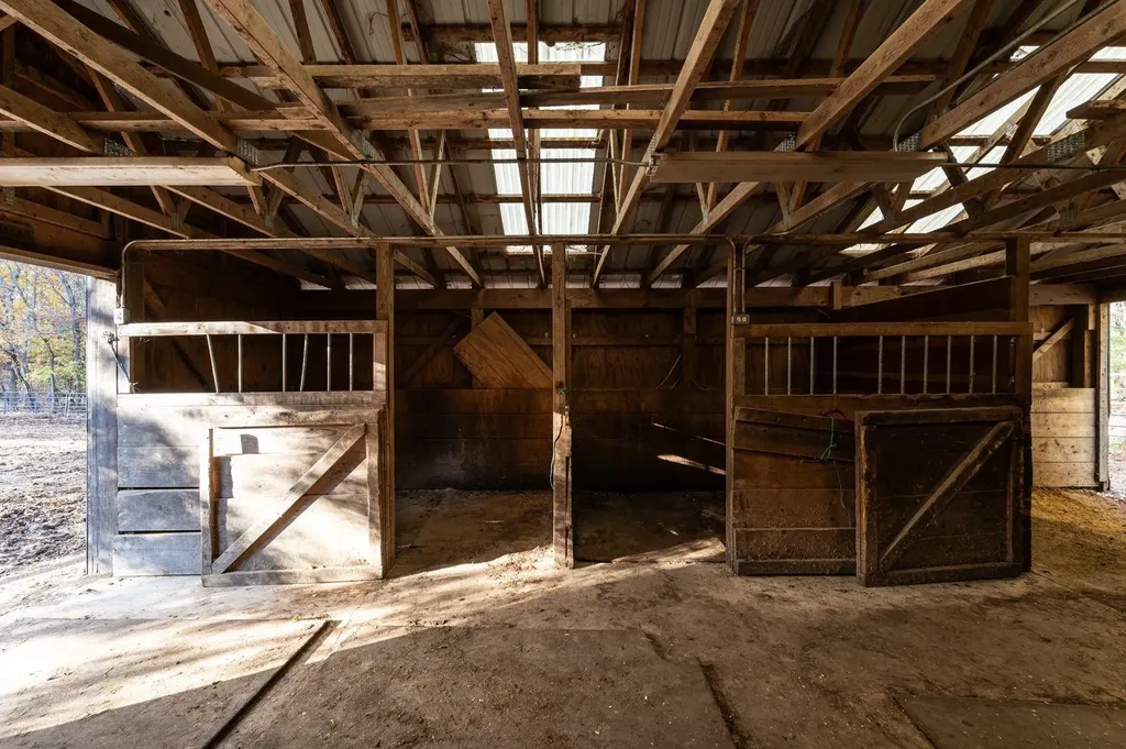 27 Arabian Way Chester NH 03036