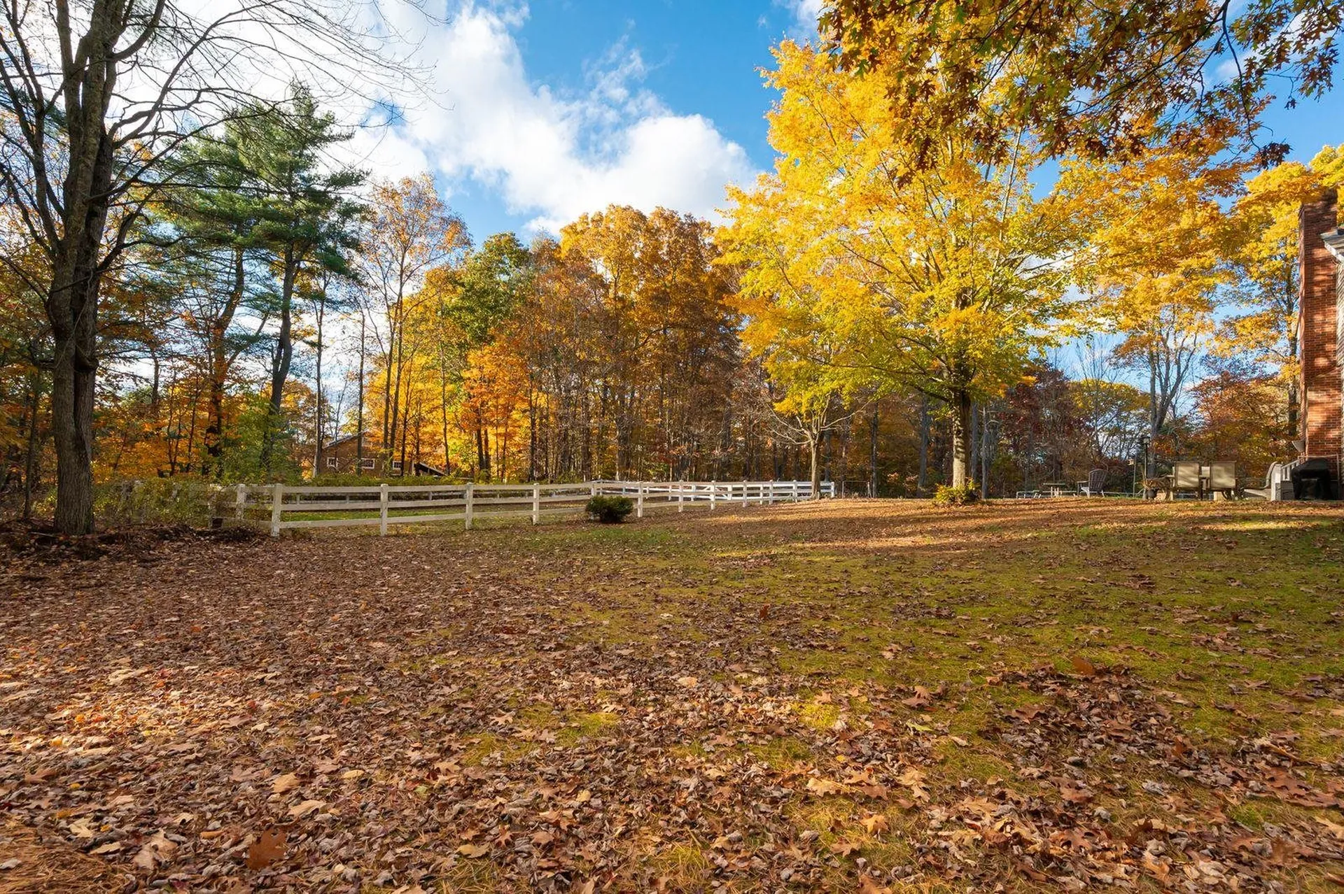 27 Arabian Way Chester NH 03036