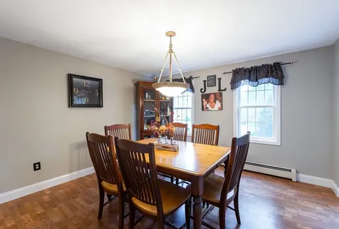 27 Arabian Way Chester NH 03036