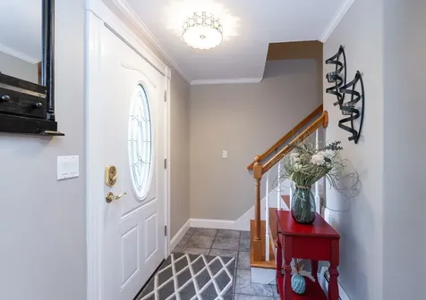 27 Arabian Way Chester NH 03036