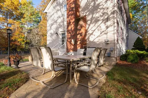 27 Arabian Way Chester NH 03036