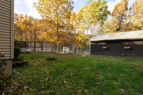 27 Arabian Way Chester NH 03036