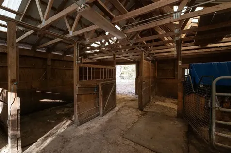 27 Arabian Way Chester NH 03036