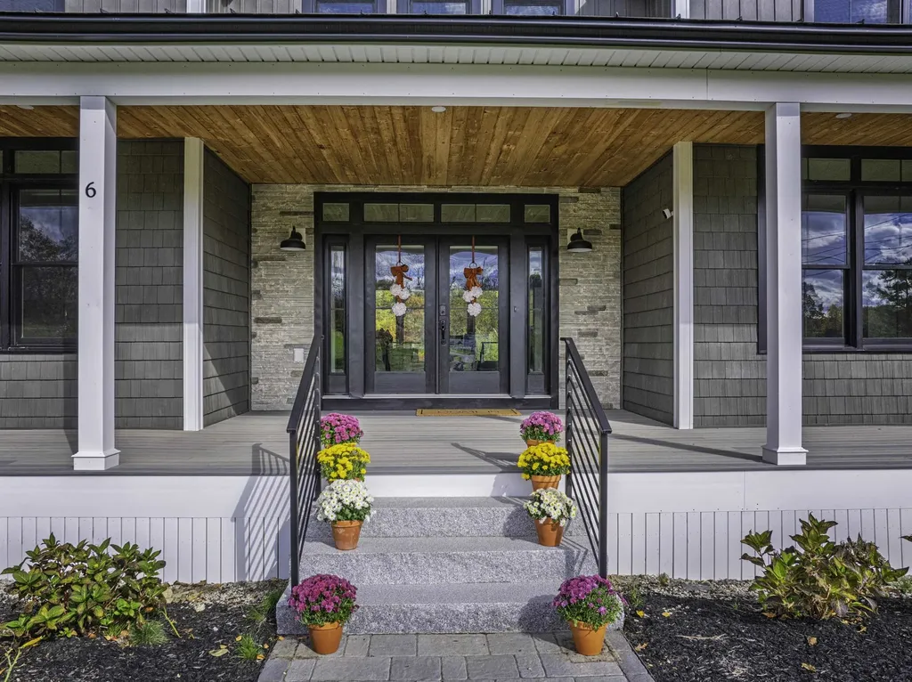 6 Shipwright Way Newington NH 03801