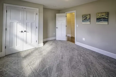 6 Shipwright Way Newington NH 03801