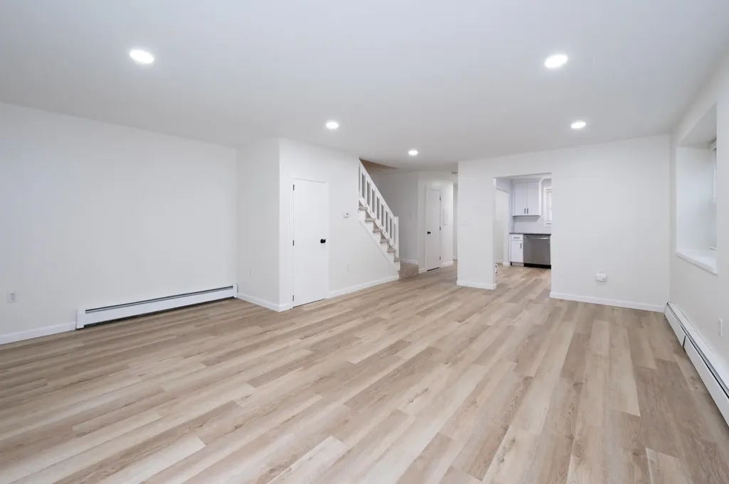 31L South Avenue Derry NH 03038