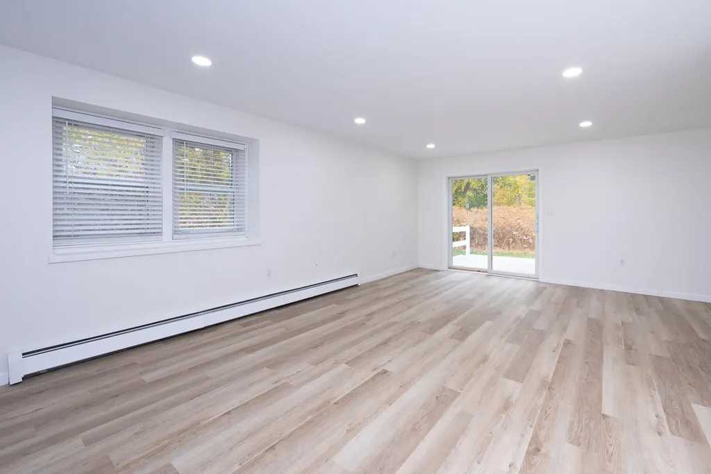 31L South Avenue Derry NH 03038