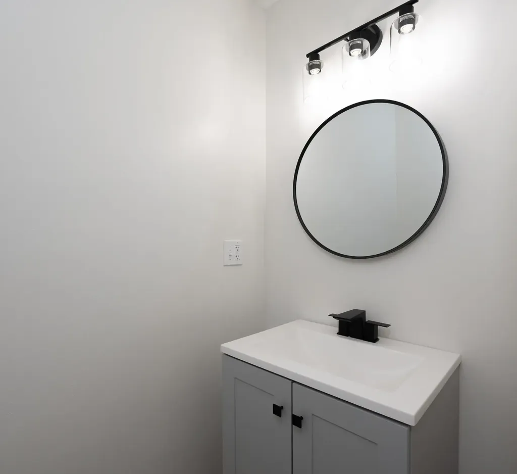 31L South Avenue Derry NH 03038