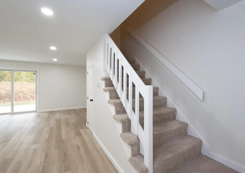 31L South Avenue Derry NH 03038