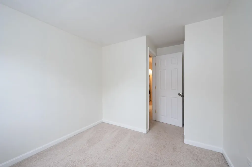 31L South Avenue Derry NH 03038