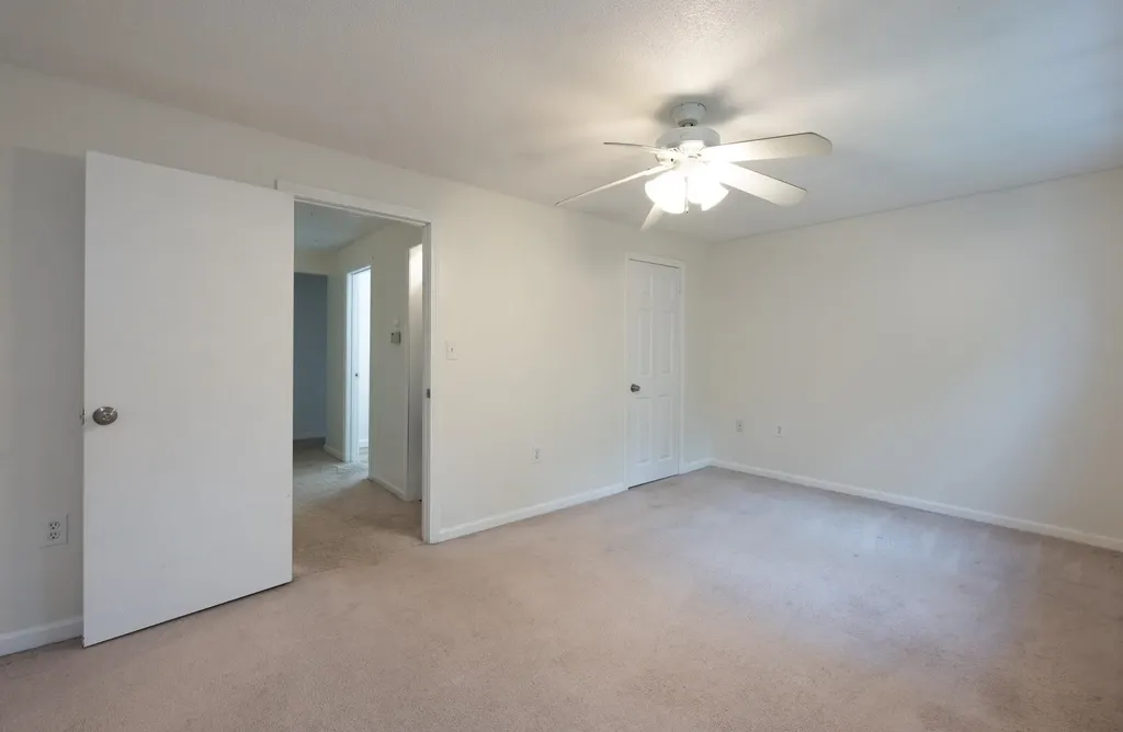 31L South Avenue Derry NH 03038