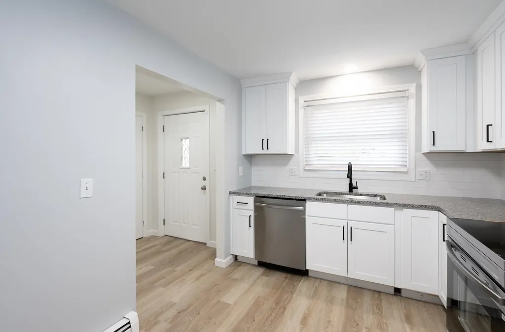 31L South Avenue Derry NH 03038