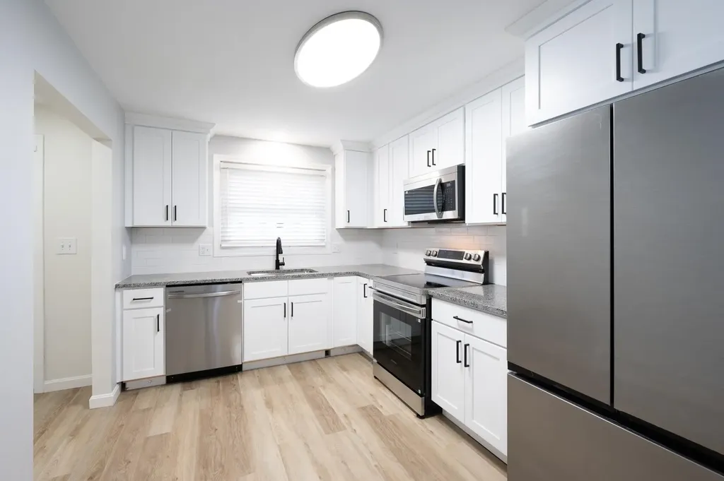 31L South Avenue Derry NH 03038