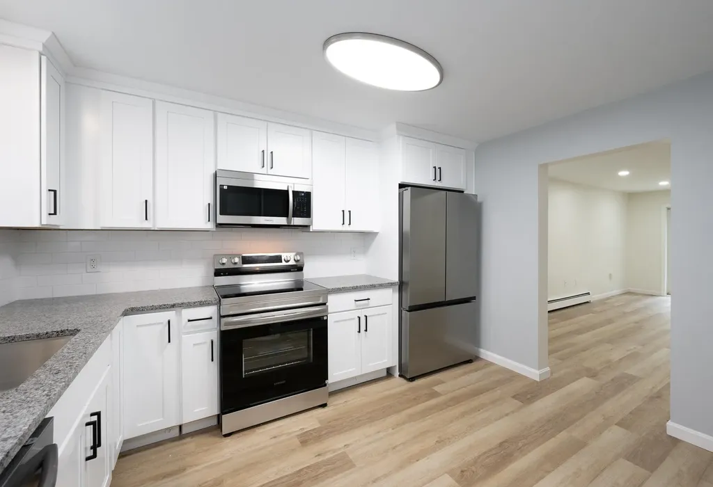 31L South Avenue Derry NH 03038